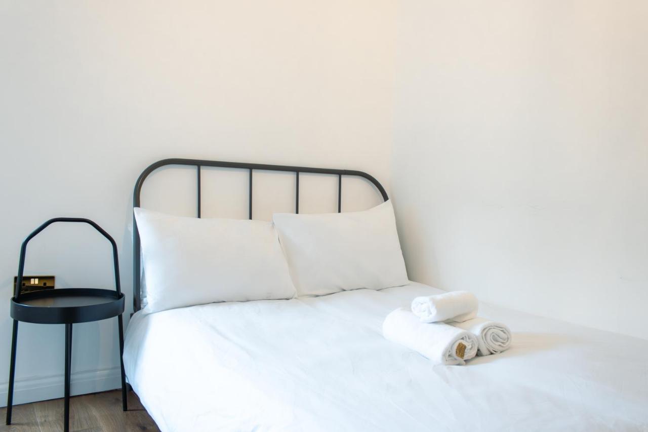 Nice 4 Bedroom Apartment Near City Centre 2-Min Walk To Metro !! Business & Family Friendly!! 伦敦 外观 照片