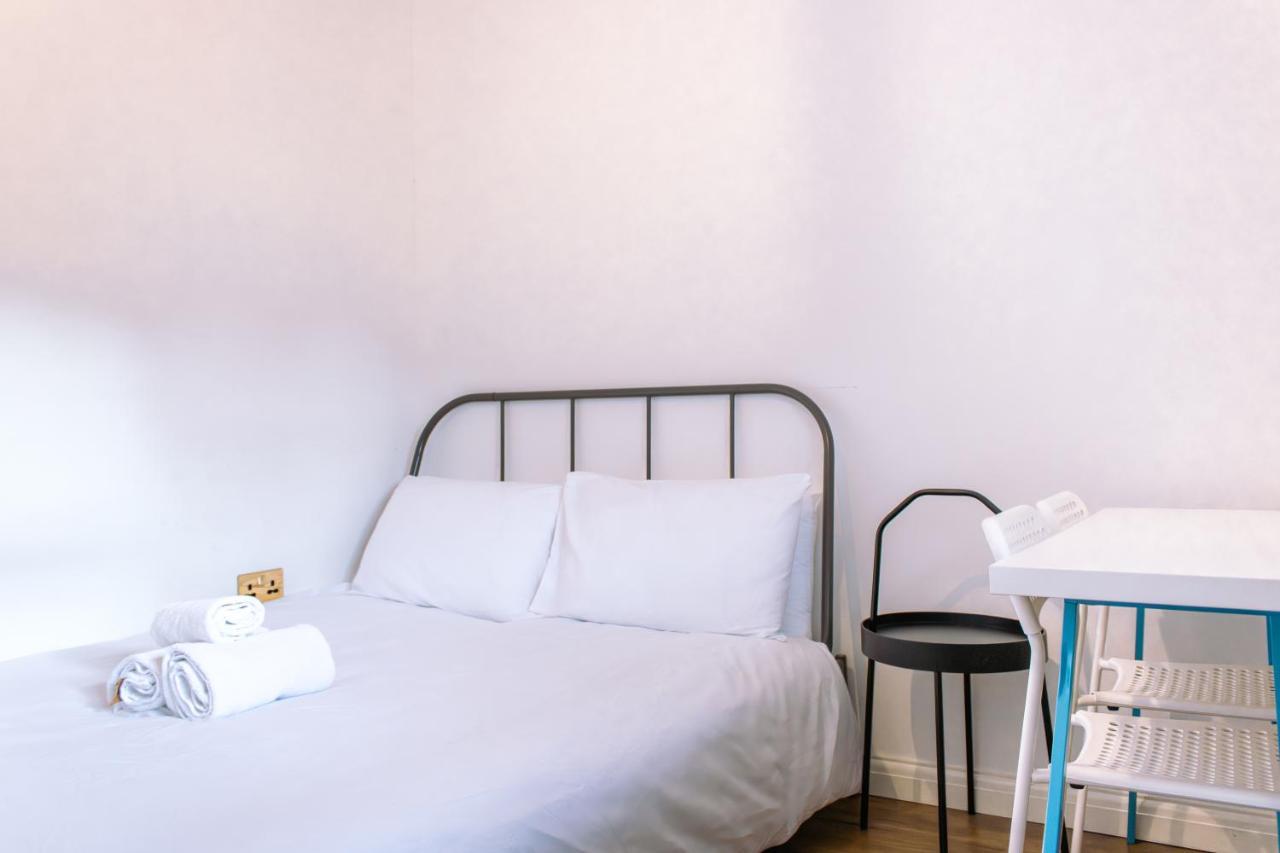Nice 4 Bedroom Apartment Near City Centre 2-Min Walk To Metro !! Business & Family Friendly!! 伦敦 外观 照片