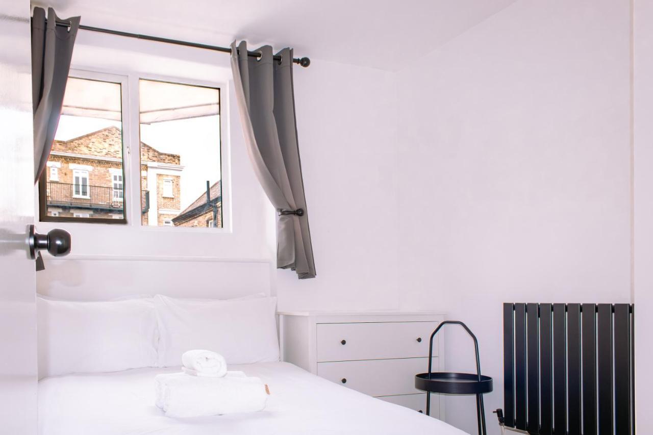 Nice 4 Bedroom Apartment Near City Centre 2-Min Walk To Metro !! Business & Family Friendly!! 伦敦 外观 照片