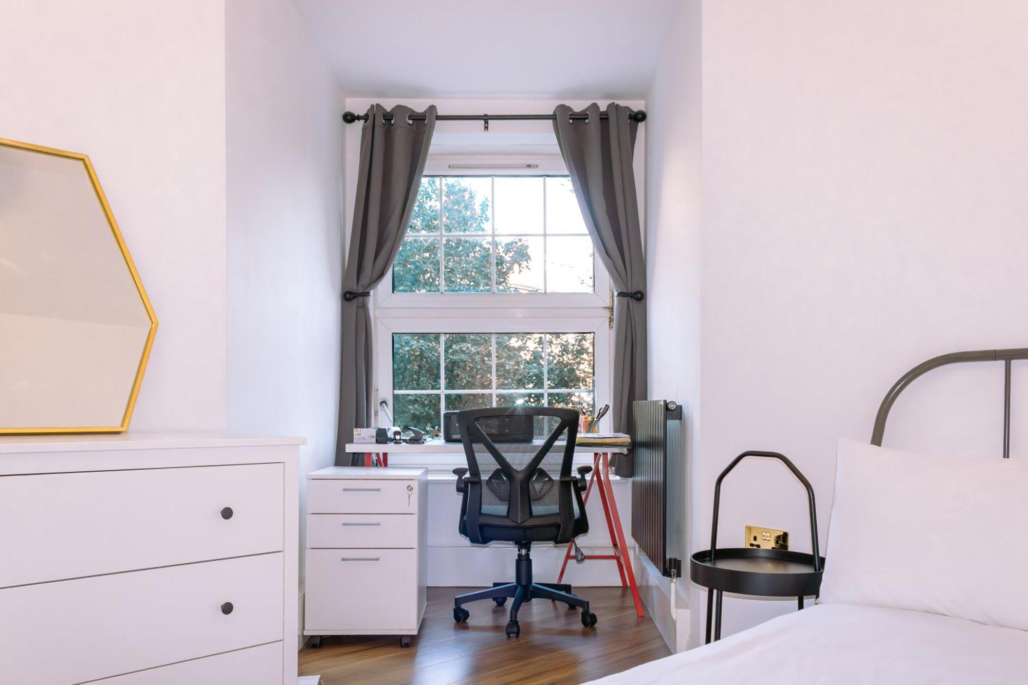 Nice 4 Bedroom Apartment Near City Centre 2-Min Walk To Metro !! Business & Family Friendly!! 伦敦 外观 照片